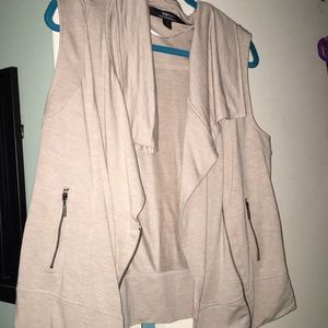 Kensie cream colored vest